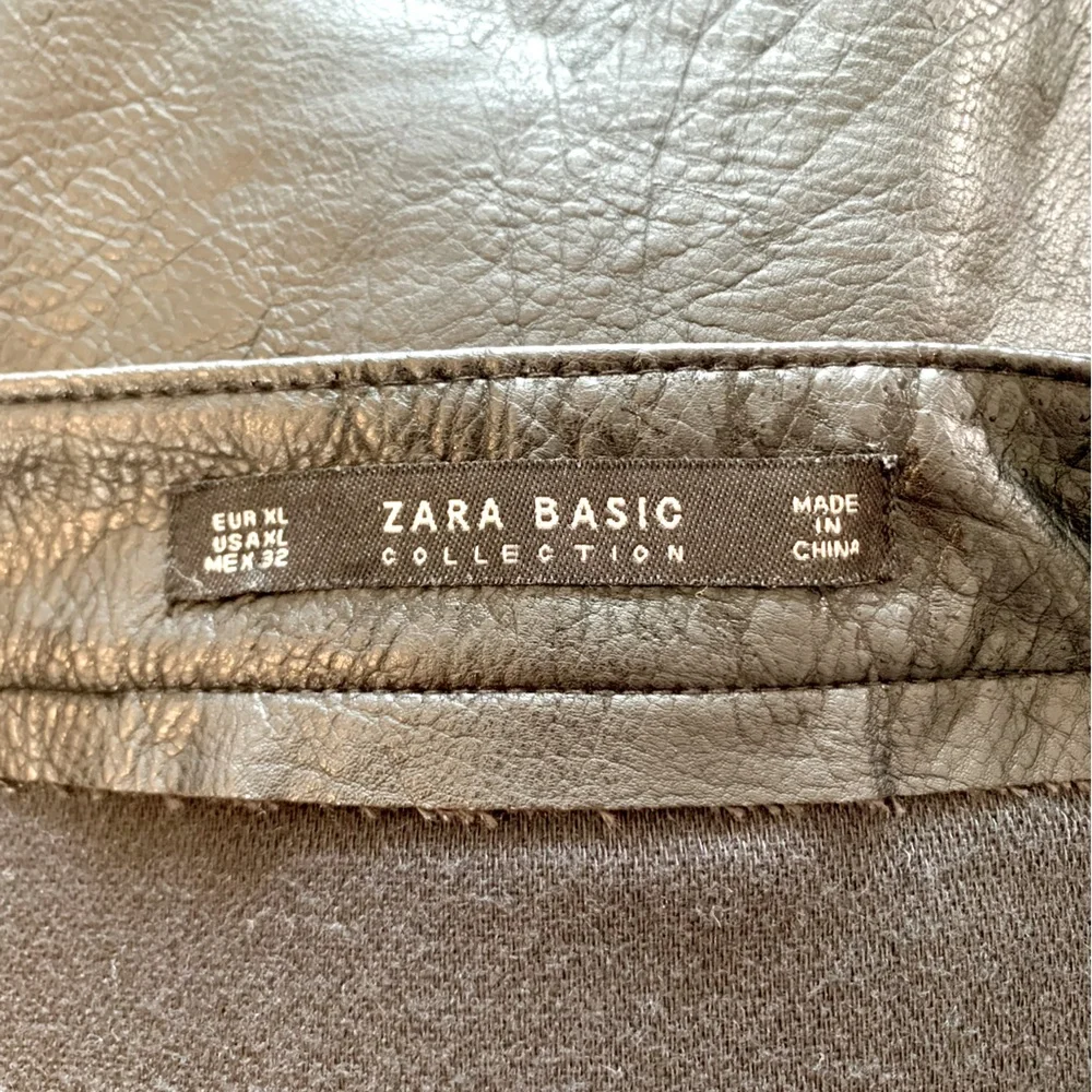 MOVING SALE | Women’s Zara Basics Black Vegan Leather Mini Skirt, Size XL - Picture 5 of 5
